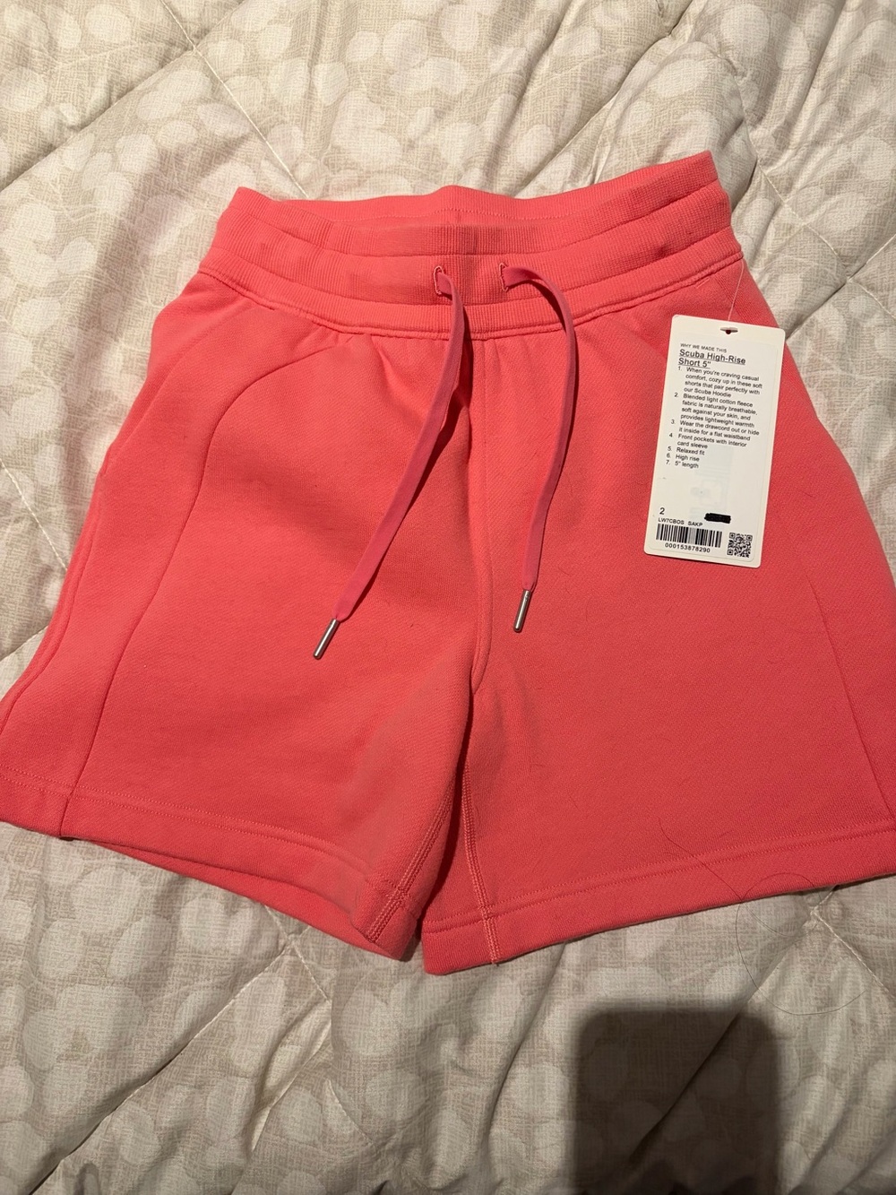 BN With tags Lululemon Scuba High-rise short, 5”, SIZE 2